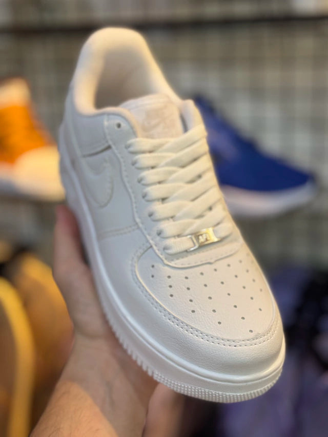 Tênis Nike Air Force 1 - Premium Branco