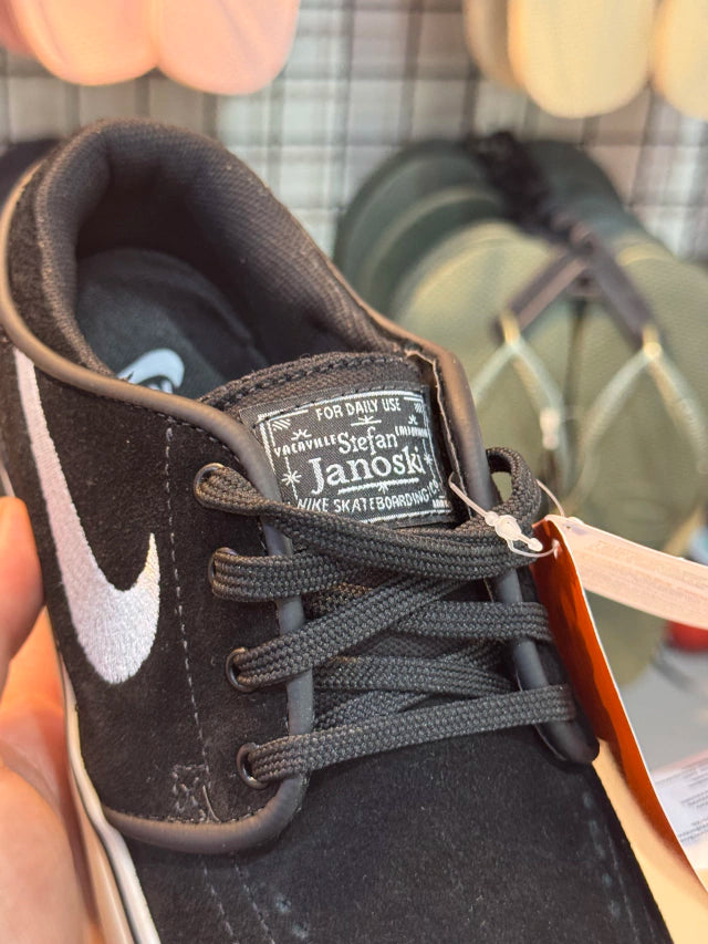 Tênis Nike SB Janoski - Preto / Branco
